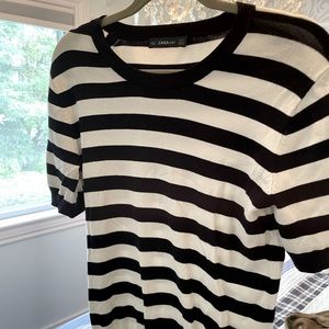 Sort sleeve Zara sweater